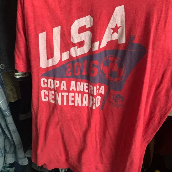 5 T-Shirts. Mystery T-Shirt Packs. May include vintage, new, and or preowned. - Picture 11 of 16